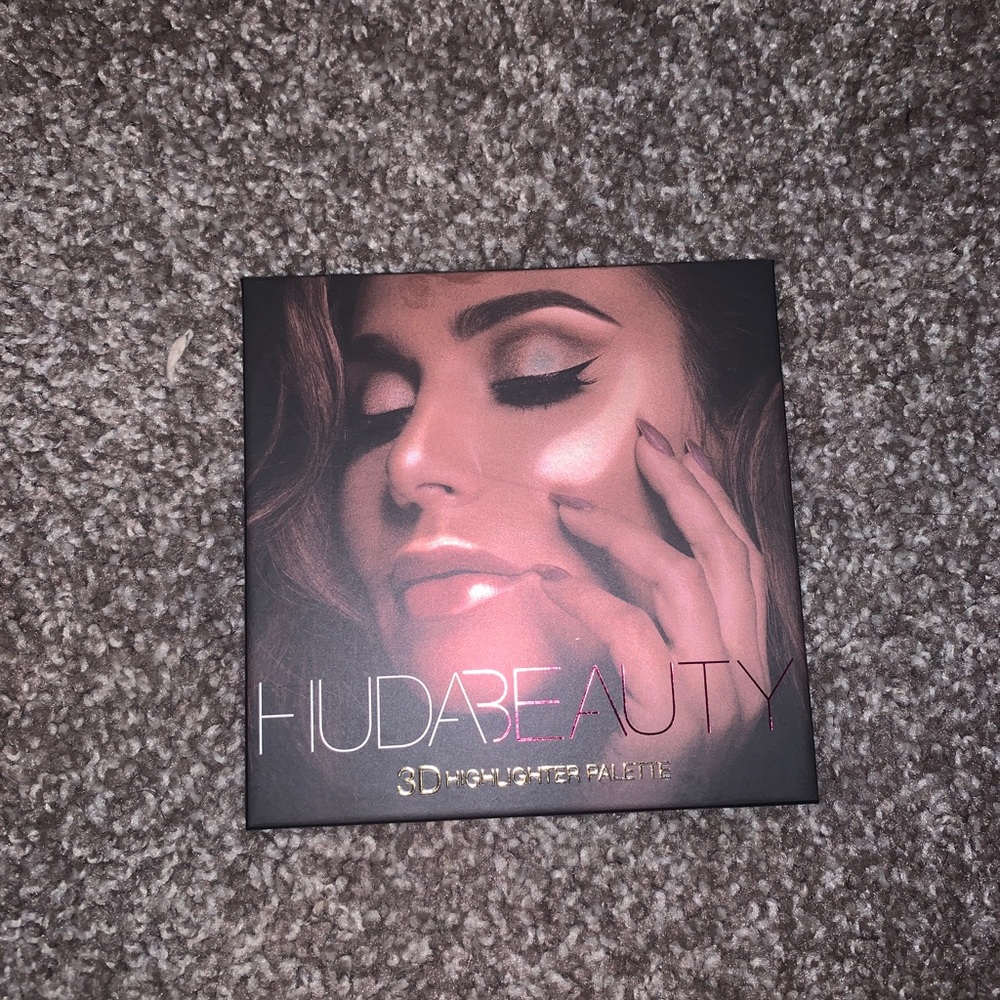 Huda Beauty Golden Sands